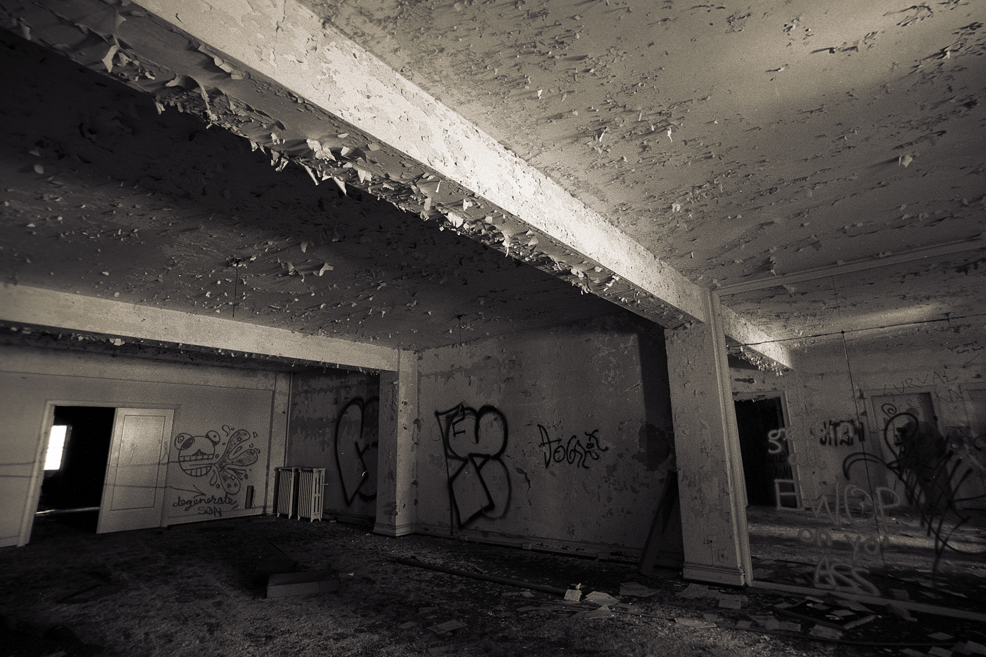 Interior of the Wurlitzer building in Detroit, MI