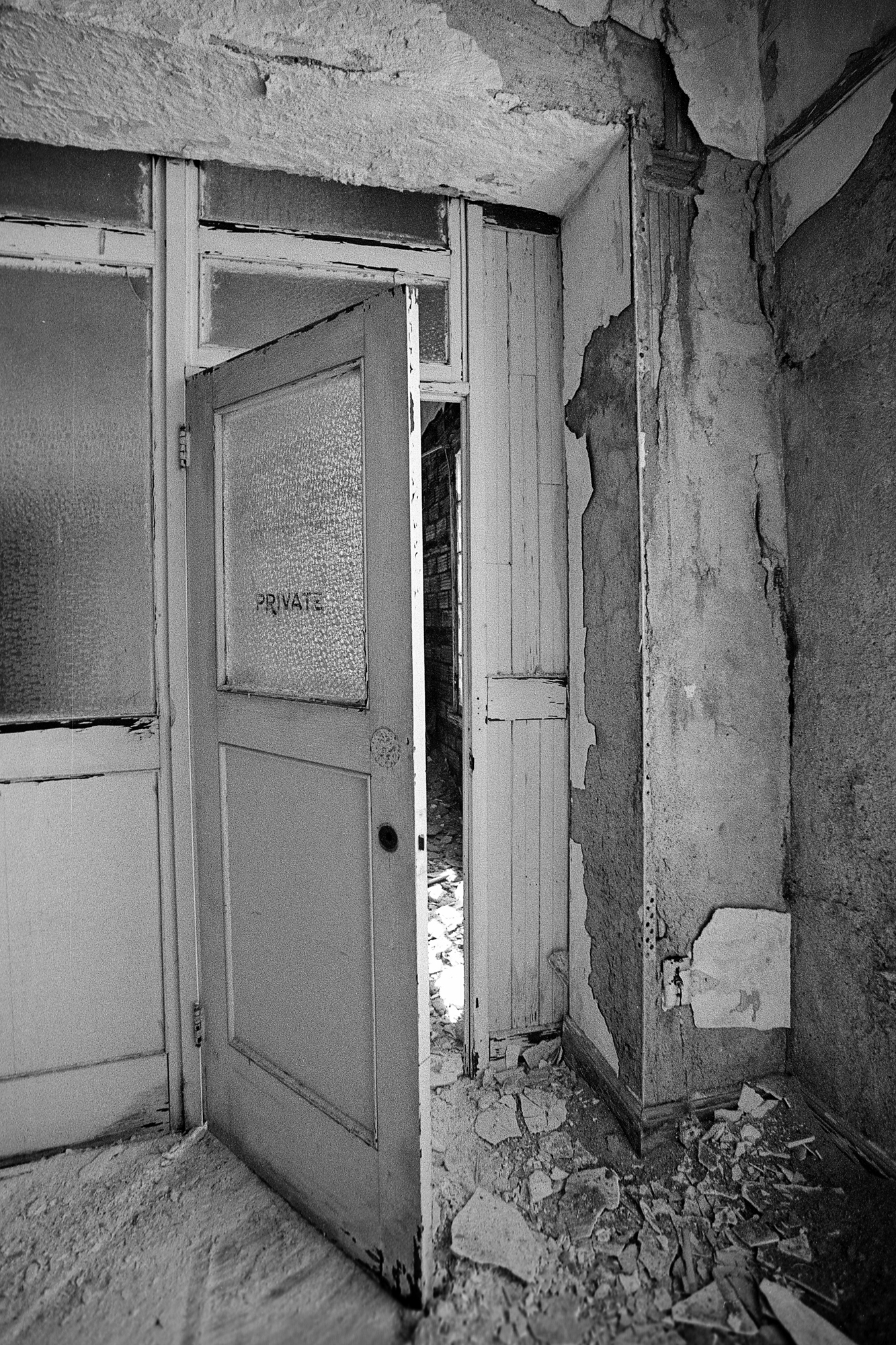 Decaying office in the Wurlitzer building in Detroit, MI